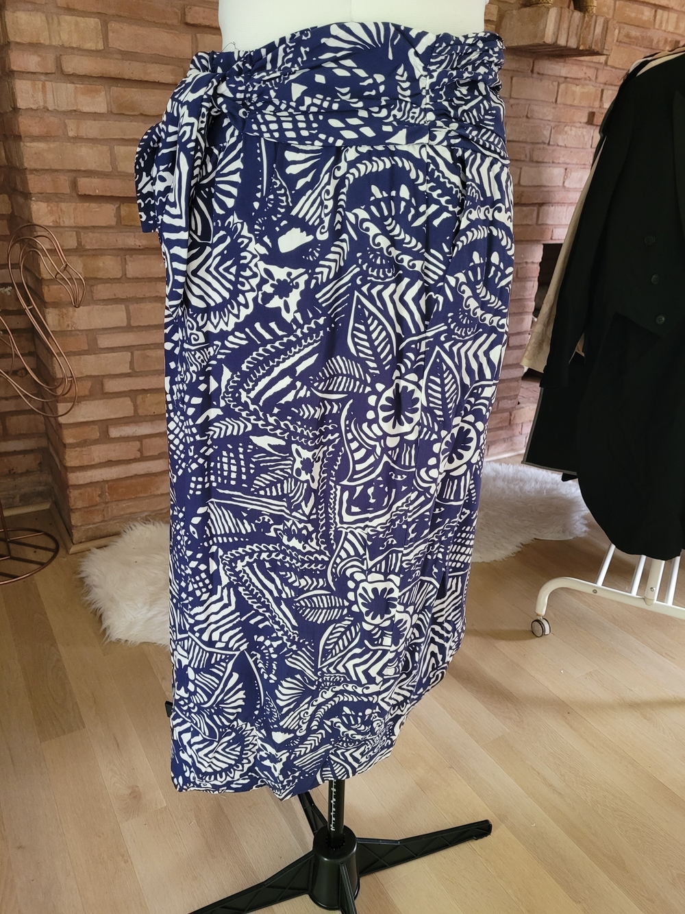 Vintage Anthropologie Whit Two Navy and White Floral Print Faux Wrap Skirt Sz 12
